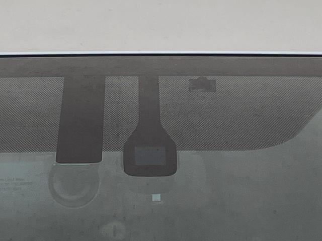 プリウスＰＨＶ Ｇ　純正ナビ　バックカメラ　Ｂｌｕｅｔｏｏｔｈ　ＥＴＣ　ＨＩＤヘッドライト　クルーズコントロール　オートエアコン　オートライト　スマートキー　禁煙車　パワーシート　電動格納ミラー（56枚目）