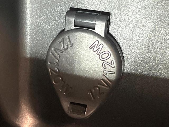 クラウン ＲＳ　禁煙車　メーカナビ　セーフティセンス　レーダークルーズコントロール　バックモニター　ＥＴＣ　Ｂｌｕｅｔｏｏｔｈ　シートヒーター　ＬＥＤヘッドライト　ＬＥＤフォグライト　パワーシート　スマートキー（51枚目）