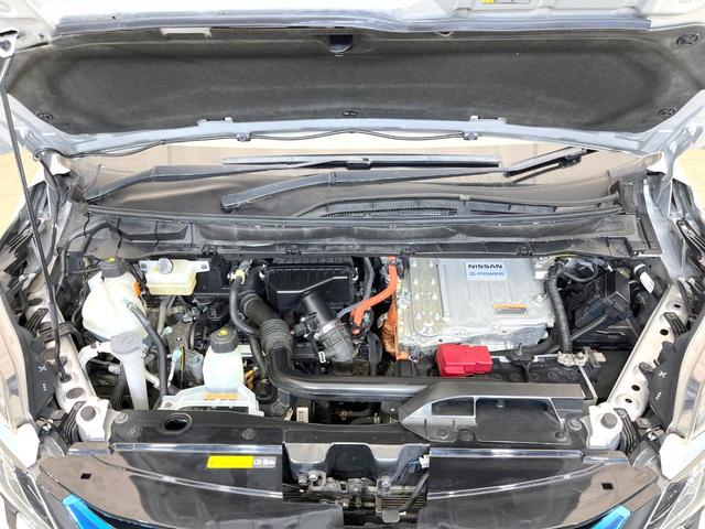 セレナ ｅ－パワー　ハイウェイスターＶ　禁煙車　純正９型ナビ　アラウンドビューモニター　エマブレ　プロパイロット　デジタルミラー　両側パワスラ　シートヒーター　ステアリングヒーター　ドラレコ　ＥＴＣ　リアオートエアコン　オートライト（18枚目）