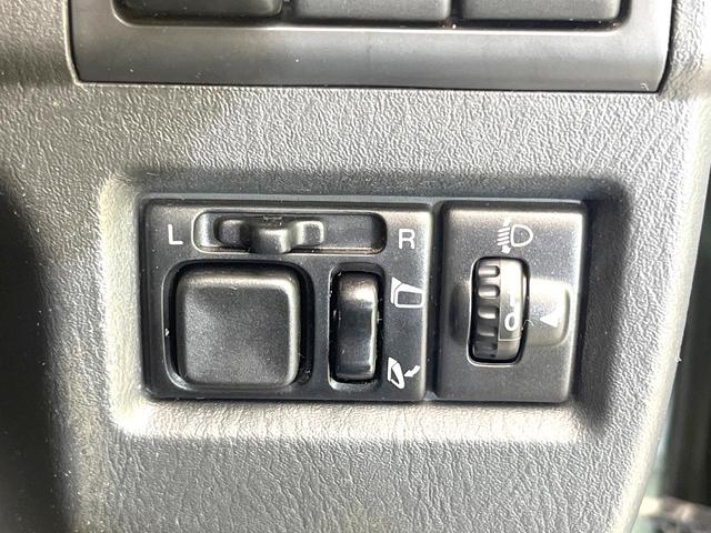 ジムニー ランドベンチャー 禁煙車 SDナビ ETC パートタイム4WD シートヒーター 電動格納ミラー フォグライト 合皮シート プライバシーガラス 純正16インチAW リモコンキー(6枚目)