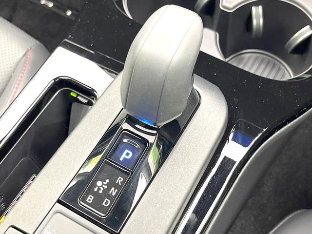 プリウス Ｚ　禁煙車　純正１２．３型ディスプレイ　パノラマルーフ　モデリスタエアロ　パノラミックビューモニター　セーフティセンス　ＢＳＭ　レーダークルーズ　ステアリングヒーター　ＥＴＣ　パワーバックドア（21枚目）