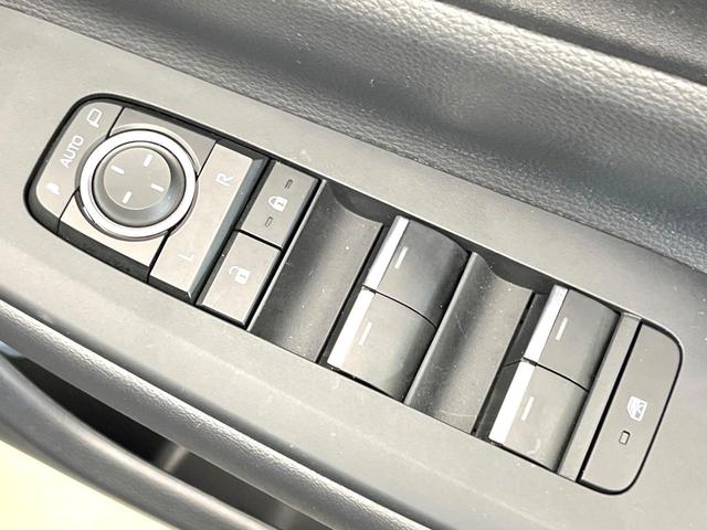 プリウス Ｚ　禁煙車　純正１２．３型ディスプレイ　パノラマルーフ　モデリスタエアロ　パノラミックビューモニター　セーフティセンス　ＢＳＭ　レーダークルーズ　ステアリングヒーター　ＥＴＣ　パワーバックドア（45枚目）