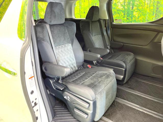 アルファード ２．５Ｓ　Ａパッケージ　禁煙車　ＢＩＧ－Ｘ１１型ナビ　フリップダウン　セーフティセンス　両側電動スライドドア　ＢＳＭ　デジタルミラー　バックカメラ　レーダークルーズ　ＥＴＣ　ドラレコ　オートマチックハイビーム（9枚目）