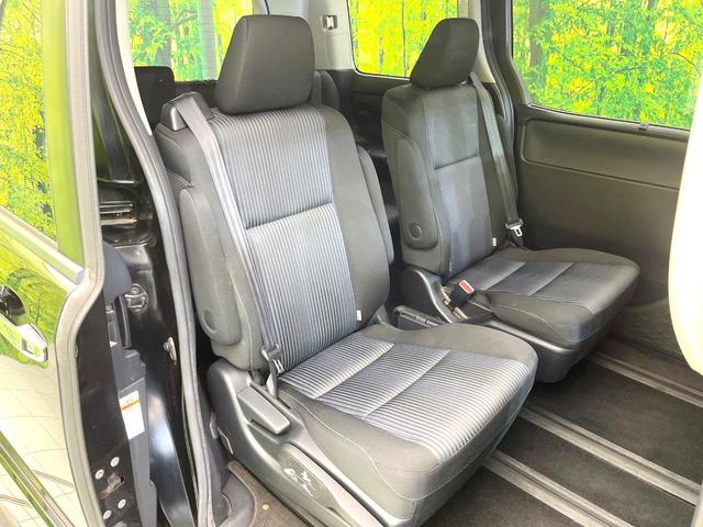 ヴォクシー ＺＳ　禁煙車　ＢＩＧＸ１０型ナビ　フリップダウンモニター　両側パワスラ　バックモニター　リアオートエアコン　オートエアコン　ＥＴＣ　スマートキー　オートライト　ＬＥＤヘッド　サンシェード　シートリフター（9枚目）