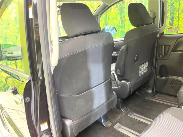 ヴォクシー ＺＳ　禁煙車　ＢＩＧＸ１０型ナビ　フリップダウンモニター　両側パワスラ　バックモニター　リアオートエアコン　オートエアコン　ＥＴＣ　スマートキー　オートライト　ＬＥＤヘッド　サンシェード　シートリフター（31枚目）