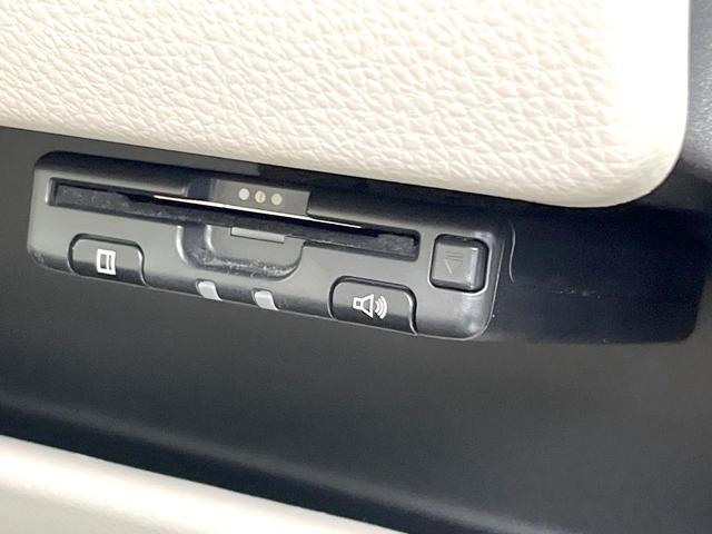 デイズ Ｘ　全周囲カメラ　ＳＤナビ　エマージェンシーブレーキ　禁煙車　ドラレコ　スマートキー　ＥＴＣ　オートエアコン　Ｂｌｕｅｔｏｏｔｈ　ＣＤ　ＤＶＤ再生　地デジ　プライバシーガラス　電動格納ミラー（7枚目）