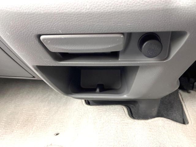 NV350キャラバンワゴン DX 禁煙車 純正オーディオ 電動サイドステップ リモコンキー ヘッドライトレベライザー 10人乗り リアクーラー リアヒーター(35枚目)