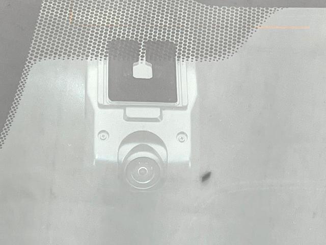 Ｎ－ＯＮＥ ＲＳ　禁煙車　純正ナビ　バックモニター　無限エアロ　ホンダセンシング　レーダークルーズ　ＭＴ車　ツートンカラー　ＲＡＹＳアルミ　ダウンサス　ＥＴＣ　ドラレコ　シートヒーター　オートエアコン　スマートキー（7枚目）