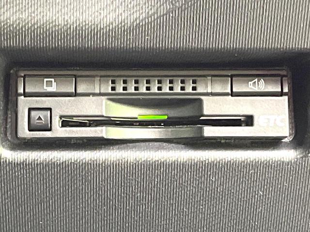 アクア S 禁煙車 純正ナビ バックモニター スマートキー オートライト オートエアコン LEDヘッド シートヒーター ETC 電動格納ミラー シートリフター フォグライト モケットシート バニティミラー(5枚目)