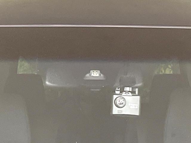 ステップワゴンスパーダ スパーダハイブリッド　Ｇ　ホンダセンシング　禁煙車　純正９型ナビ　バックカメラ　フリップダウン　両側電動スライドドア　アダプティブクルーズ　コーナーセンサー　オートエアコン　ＬＥＤヘッドライト　ＬＥＤフォグライト　スマートキー（7枚目）