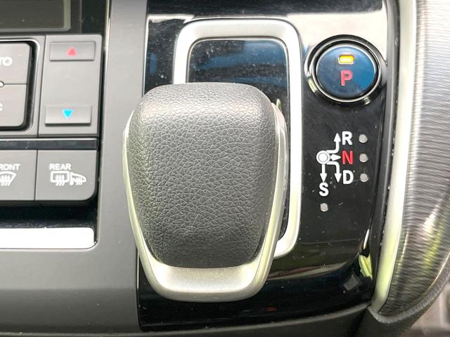 ステップワゴンスパーダ スパーダハイブリッド　Ｇ　ホンダセンシング　禁煙車　純正９型ナビ　バックカメラ　フリップダウン　両側電動スライドドア　アダプティブクルーズ　コーナーセンサー　オートエアコン　ＬＥＤヘッドライト　ＬＥＤフォグライト　スマートキー（25枚目）