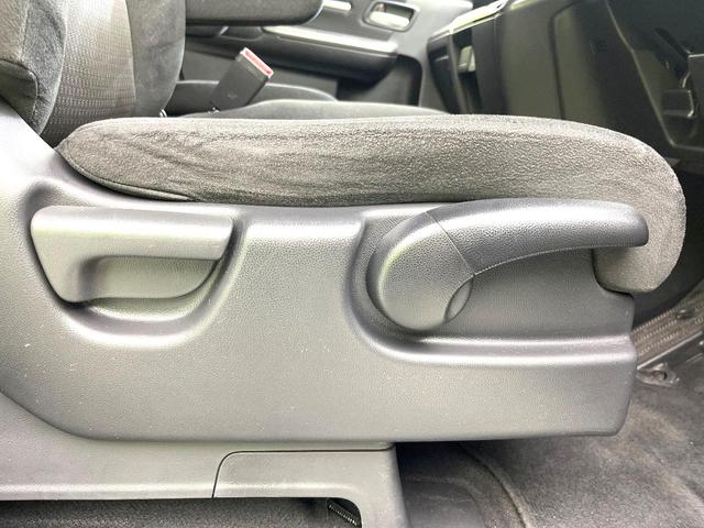 ステップワゴンスパーダ スパーダハイブリッド　Ｇ　ホンダセンシング　禁煙車　純正９型ナビ　バックカメラ　フリップダウン　両側電動スライドドア　アダプティブクルーズ　コーナーセンサー　オートエアコン　ＬＥＤヘッドライト　ＬＥＤフォグライト　スマートキー（44枚目）