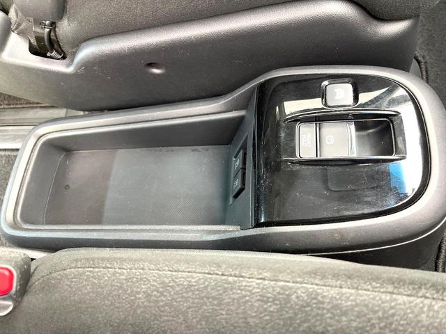 ステップワゴンスパーダ スパーダハイブリッド　Ｇ　ホンダセンシング　禁煙車　純正９型ナビ　バックカメラ　フリップダウン　両側電動スライドドア　アダプティブクルーズ　コーナーセンサー　オートエアコン　ＬＥＤヘッドライト　ＬＥＤフォグライト　スマートキー（47枚目）