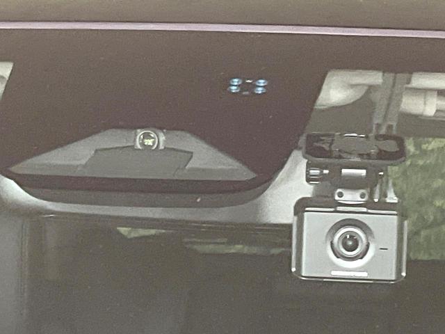 ヴェゼル e:HEV Z 禁煙車 ホンダコネクトディスプレイ 全周囲カメラ パワーバックドア ホンダセンシング アダプティブクルーズ パドルシフト シートヒーター スマートキー ドラレコ Bluetooth(3枚目)