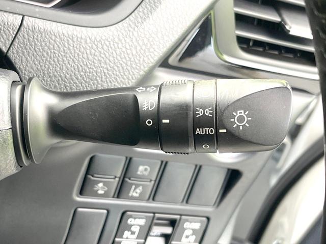 ヴォクシー ＺＳ　煌　純正１０型ナビ　両側電動スライドドア　セーフティセンス　バックカメラ　クルーズコントロール　ＥＴＣ　ドラレコ　スマートキー　デュアルオートエアコン　オートライト　ＬＥＤヘッドライト　フォグライト（29枚目）