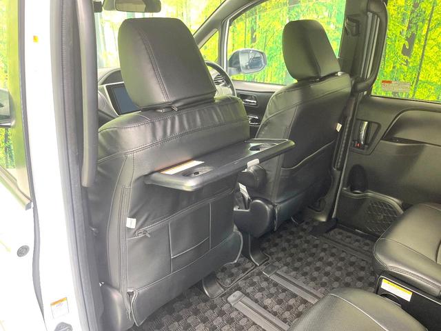 ヴォクシー ＺＳ　煌　純正１０型ナビ　両側電動スライドドア　セーフティセンス　バックカメラ　クルーズコントロール　ＥＴＣ　ドラレコ　スマートキー　デュアルオートエアコン　オートライト　ＬＥＤヘッドライト　フォグライト（43枚目）