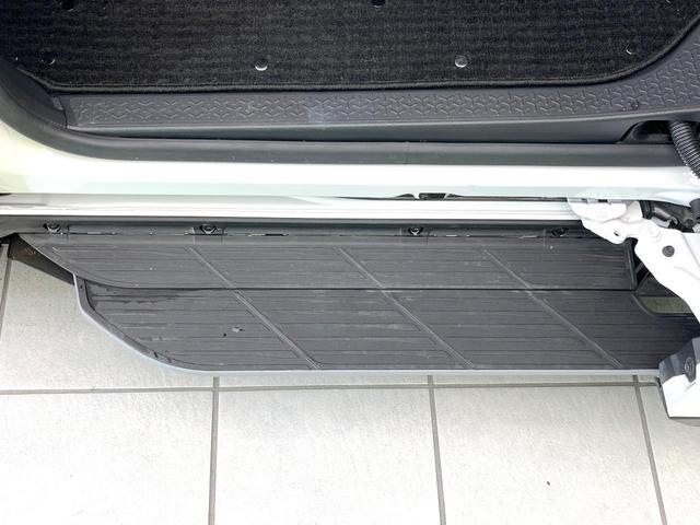 ノア ハイブリッドS-Z 禁煙車 純正10.5型ナビ 全方位モニター セーフティセンス レーダークルーズ BSM ユニバーサルステップ 両側パワスラ DVD/CDデッキ リアオートエアコン オートエアコン シートヒーター(7枚目)