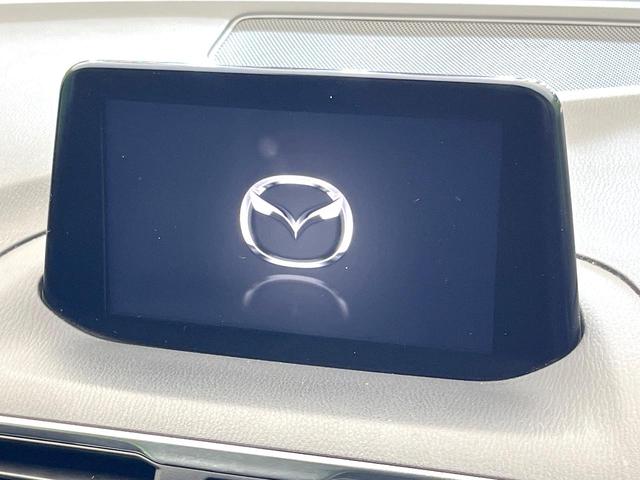 【マツダコネクトナビ】車内の雰囲気にマッチした一体型タイプのナビ。各種車輌設定やＢｌｕｅｔｏｏｔｈ再生等、様々な機能が楽しめます。直感的なダイヤル操作が可能で、使い勝手も良好です。