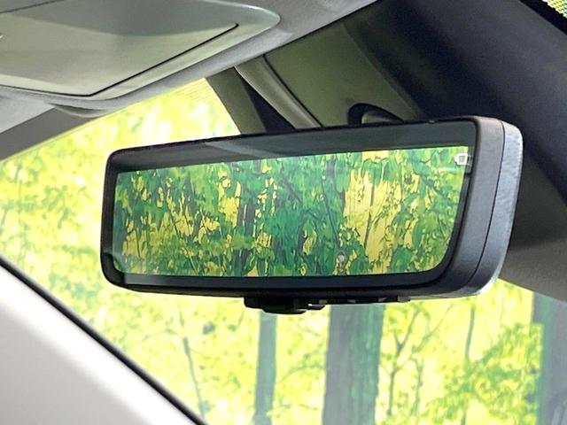 【デジタルインナーミラー】後席の大きな荷物や同乗者で後方が確認しづらい時でも安心！カメラが撮影した車両後方の映像をルームミラー内に表示。クリアな視界で状況の確認が可能です！