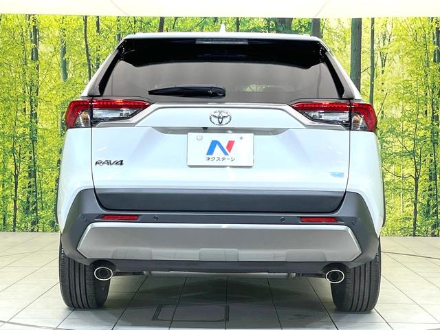 安心の最長１０年・走行無制限保証（有償）をご用意。保証内容も充実はもちろん、無料点検＆オイル交換や、年中無休の全国・２４時間ロードサービスも付帯されておりますのでご安心下さい。