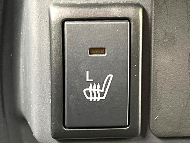 【シートヒーター】寒い日に重宝するシートヒーター！エアコンより早く温まってくれるので寒がりの人も安心ですね♪エアコンの温風は乾燥するから苦手、という方にもをおすすめです。