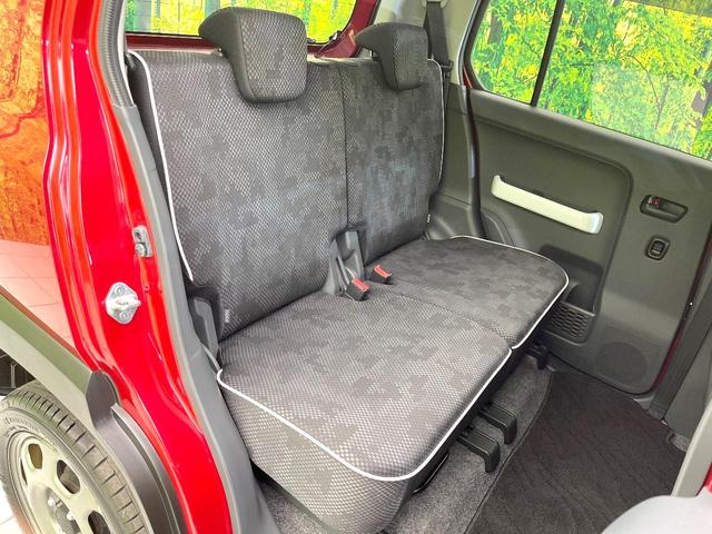 後部座席も気になるようなキズ・汚れやへたり等、大きなダメージはなく、良好な状態です。