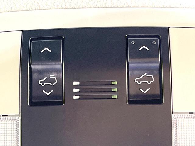 ランドクルーザープラド TX Lパッケージ マットブラックエディション 禁煙車 純正9型ナビ サンルーフ セーフティセンス レーダークルーズ シートヒーター ベンチレーション ブラック内装 パワーシート ブラックルーフレール LEDヘッド オートライト ETC(4枚目)