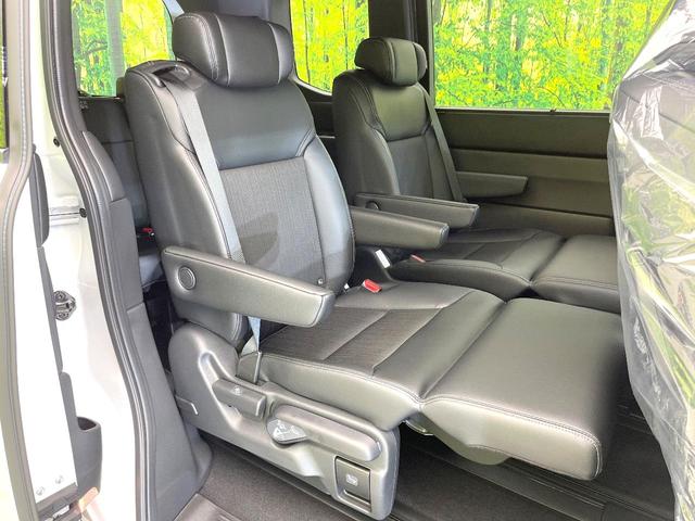 ステップワゴン ｅ：ＨＥＶスパーダ　登録済未使用車　純正１１．４型ナビ　バックモニター　ホンダセンシング　両側パワスラ　ＢＳＭ　レーダークルーズ　オットマンシート　リアオートエアコン　オートエアコン　シートヒーター　パワーバックドア（9枚目）