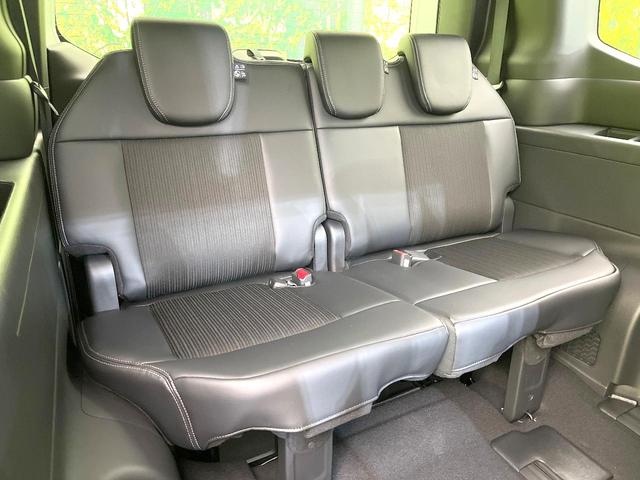 ステップワゴン ｅ：ＨＥＶスパーダ　登録済未使用車　純正１１．４型ナビ　バックモニター　ホンダセンシング　両側パワスラ　ＢＳＭ　レーダークルーズ　オットマンシート　リアオートエアコン　オートエアコン　シートヒーター　パワーバックドア（10枚目）