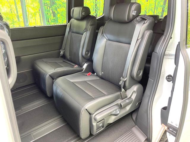 ステップワゴン ｅ：ＨＥＶスパーダ　登録済未使用車　純正１１．４型ナビ　バックモニター　ホンダセンシング　両側パワスラ　ＢＳＭ　レーダークルーズ　オットマンシート　リアオートエアコン　オートエアコン　シートヒーター　パワーバックドア（32枚目）