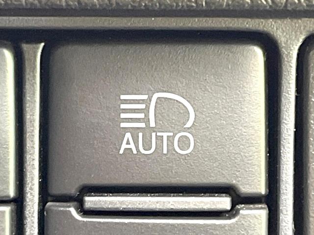 カローラフィールダー ハイブリッドG ダブルバイビー 禁煙車 純正ナビ バックモニター セーフティセンス クルコン スマートキー ETC LEDヘッド フォグライト オートライト ハーフレザーシート オートエアコン シートリフター 電動格納ミラー(54枚目)