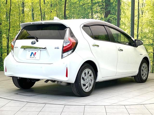 アクア Sスタイルブラック 禁煙車 純正ナビ バックモニター セーフティセンス Bluetooth スマートキー オートエアコン ETC オートライト ステアリングスイッチ 電動格納ミラー シートリフター バニティミラー(17枚目)