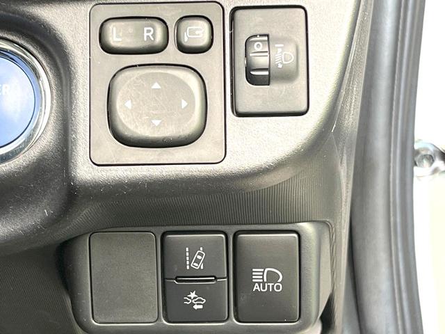 アクア Sスタイルブラック 禁煙車 純正ナビ バックモニター セーフティセンス Bluetooth スマートキー オートエアコン ETC オートライト ステアリングスイッチ 電動格納ミラー シートリフター バニティミラー(25枚目)