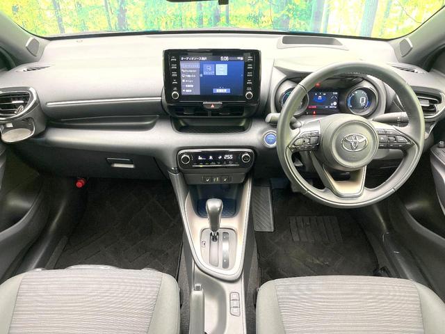ヤリス ハイブリッドZ 禁煙車 純正8型ディスプレイ ナビキット 全方位モニター セーフティセンス レーダークルーズ BSM ブラックルーフ ドラレコ ETC ヘッドアップディスプレイ シートヒーター LEDヘッド(2枚目)