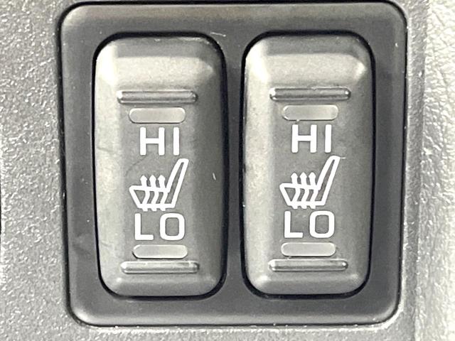 【シートヒーター】寒い日に重宝するシートヒーター！エアコンより早く温まってくれるので寒がりの人も安心ですね♪エアコンの温風は乾燥するから苦手、という方にもをおすすめです。