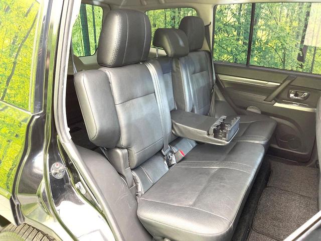 後部座席も気になるようなキズ・汚れやへたり等、大きなダメージはなく、良好な状態です。