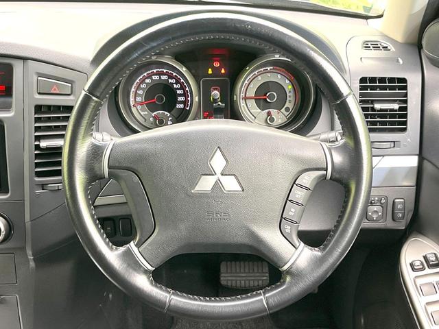 ステアリングも使用感が少なく、きれいな状態となっております♪