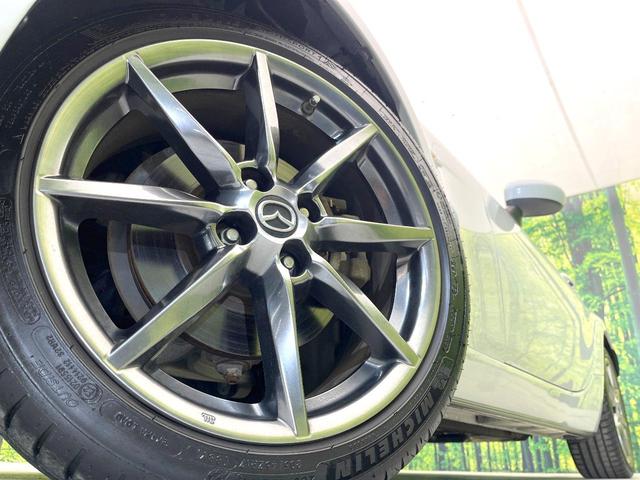 【純正１７インチアルミホイール】外観にマッチした純正アルミホイールを装着しております。各種社外アルミホイールや、スタッドレスタイヤも取扱いしております。是非ご相談ください♪