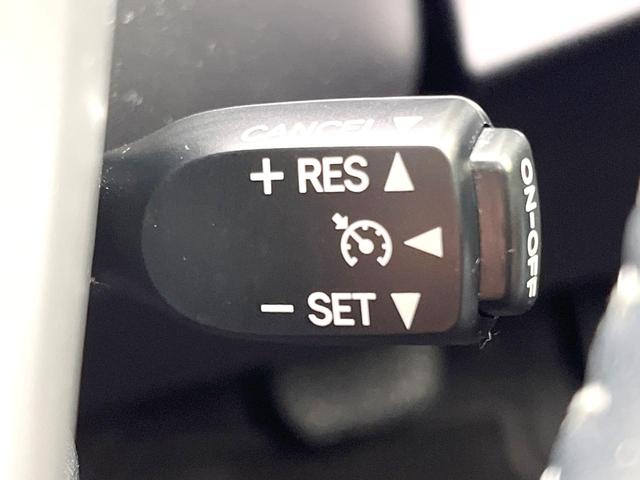 アクア Ｇブラックソフトレザーセレクション　禁煙車　純正ナビ　バックモニター　クルーズコントロール　スマートキー　ＥＴＣ　オートエアコン　合皮ーシート　ＬＥＤヘッド　オートライト　フォグ　シートヒーター　シートリフター　電動格納ミラー（5枚目）