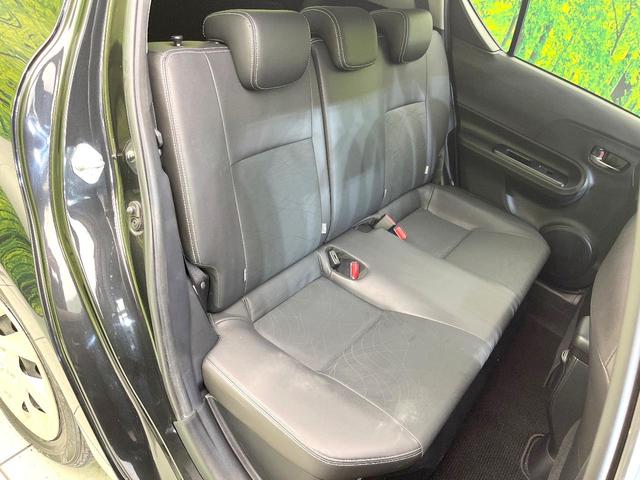 アクア Ｇブラックソフトレザーセレクション　禁煙車　純正ナビ　バックモニター　クルーズコントロール　スマートキー　ＥＴＣ　オートエアコン　合皮ーシート　ＬＥＤヘッド　オートライト　フォグ　シートヒーター　シートリフター　電動格納ミラー（9枚目）
