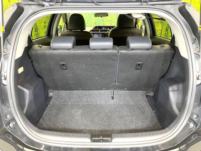 アクア Ｇブラックソフトレザーセレクション　禁煙車　純正ナビ　バックモニター　クルーズコントロール　スマートキー　ＥＴＣ　オートエアコン　合皮ーシート　ＬＥＤヘッド　オートライト　フォグ　シートヒーター　シートリフター　電動格納ミラー（10枚目）