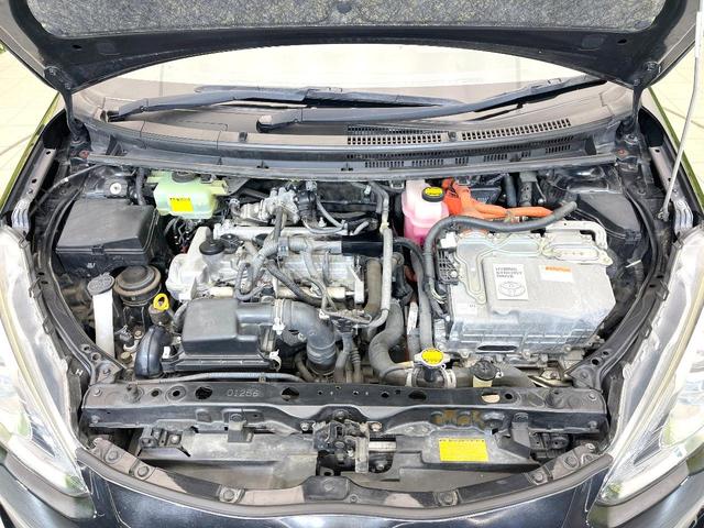 アクア Ｇブラックソフトレザーセレクション　禁煙車　純正ナビ　バックモニター　クルーズコントロール　スマートキー　ＥＴＣ　オートエアコン　合皮ーシート　ＬＥＤヘッド　オートライト　フォグ　シートヒーター　シートリフター　電動格納ミラー（18枚目）