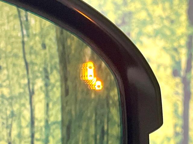 ヴェゼル ｅ：ＨＥＶ　Ｚ　禁煙車　純正９型ナビ　バックモニター　ホンダセンシング　レーダークルーズ　ＢＳＭ　パワーバックドア　ステアリングヒーター　シートヒーター　オートエアコン　置くだけ充電　ＥＴＣ　ＬＥＤヘッド（6枚目）