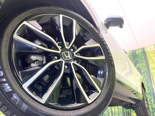 ヴェゼル ｅ：ＨＥＶ　Ｚ　禁煙車　純正９型ナビ　バックモニター　ホンダセンシング　レーダークルーズ　ＢＳＭ　パワーバックドア　ステアリングヒーター　シートヒーター　オートエアコン　置くだけ充電　ＥＴＣ　ＬＥＤヘッド（13枚目）