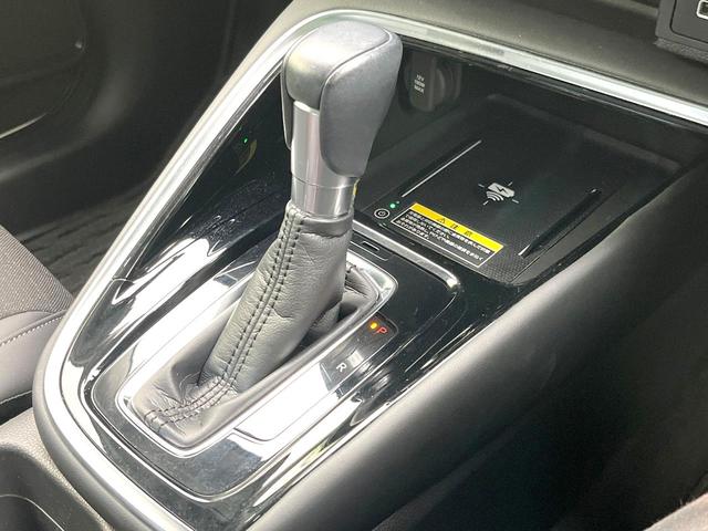 ヴェゼル ｅ：ＨＥＶ　Ｚ　禁煙車　純正９型ナビ　バックモニター　ホンダセンシング　レーダークルーズ　ＢＳＭ　パワーバックドア　ステアリングヒーター　シートヒーター　オートエアコン　置くだけ充電　ＥＴＣ　ＬＥＤヘッド（21枚目）
