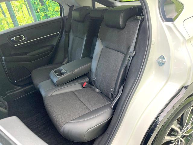 ヴェゼル ｅ：ＨＥＶ　Ｚ　禁煙車　純正９型ナビ　バックモニター　ホンダセンシング　レーダークルーズ　ＢＳＭ　パワーバックドア　ステアリングヒーター　シートヒーター　オートエアコン　置くだけ充電　ＥＴＣ　ＬＥＤヘッド（32枚目）