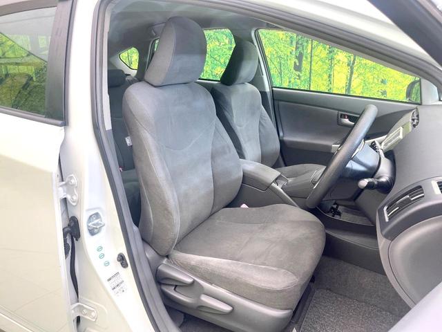 プリウス Ｓ　禁煙車　純正ナビ　バックモニター　オートエアコン　スマートキー　ＥＴＣ　オートライト　シートリフター　ステアリングスイッチ　ヘッドライトレベライザー　フォグ　電動格納ミラー（8枚目）