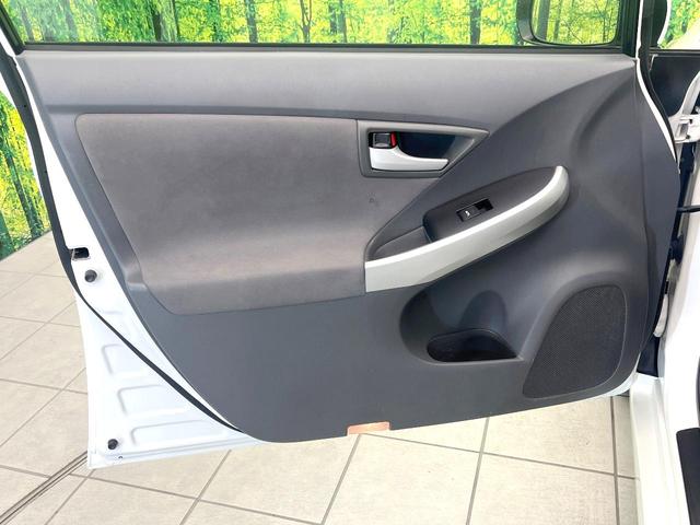 プリウス Ｓ　禁煙車　純正ナビ　バックモニター　オートエアコン　スマートキー　ＥＴＣ　オートライト　シートリフター　ステアリングスイッチ　ヘッドライトレベライザー　フォグ　電動格納ミラー（31枚目）