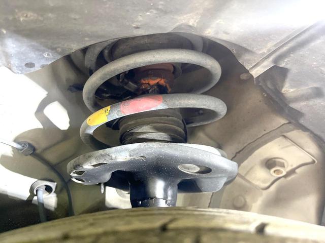 プリウス Ｓ　禁煙車　純正ナビ　バックモニター　オートエアコン　スマートキー　ＥＴＣ　オートライト　シートリフター　ステアリングスイッチ　ヘッドライトレベライザー　フォグ　電動格納ミラー（49枚目）