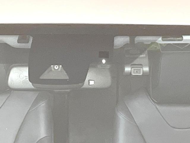 プリウス Ａツーリングセレクション　禁煙車　純正９型ナビ　バックモニター　セーフティセンス　レーダークルーズ　ＢＳＭ　シートヒーター　ヘッドアップディスプレイ　ＥＴＣ　ドラレコ　オートエアコン　ＬＥＤヘッド　オートライト　スマートキー（5枚目）